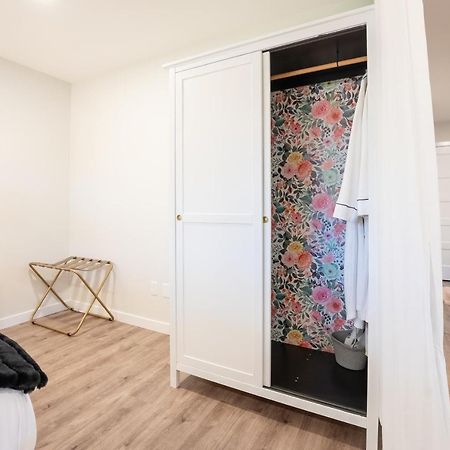 Copperwood Cozy Cellar With Hot Tub Hotel Lethbridge Exterior foto