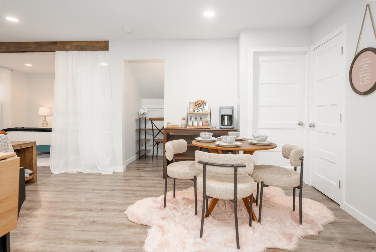 Copperwood Cozy Cellar With Hot Tub Hotel Lethbridge Exterior foto