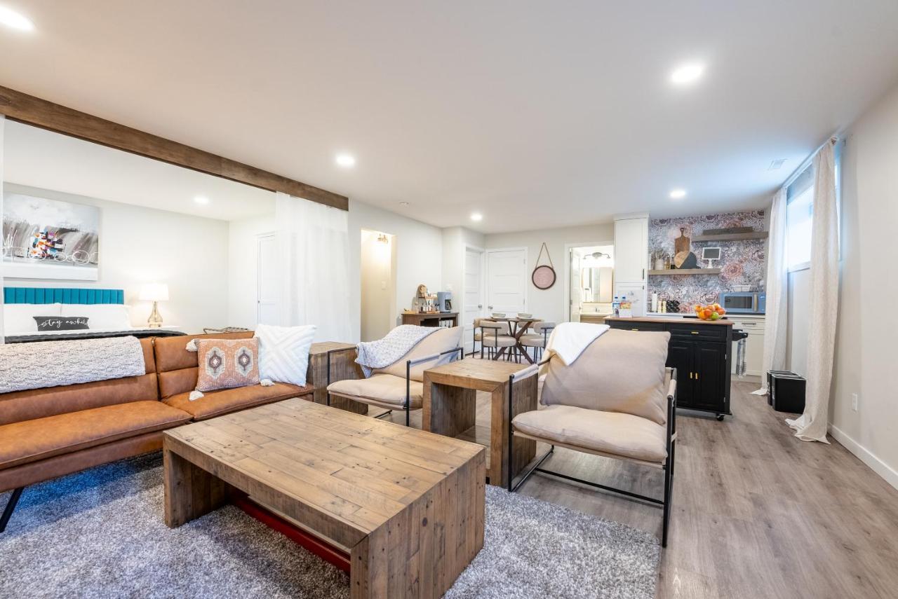 Copperwood Cozy Cellar With Hot Tub Hotel Lethbridge Exterior foto